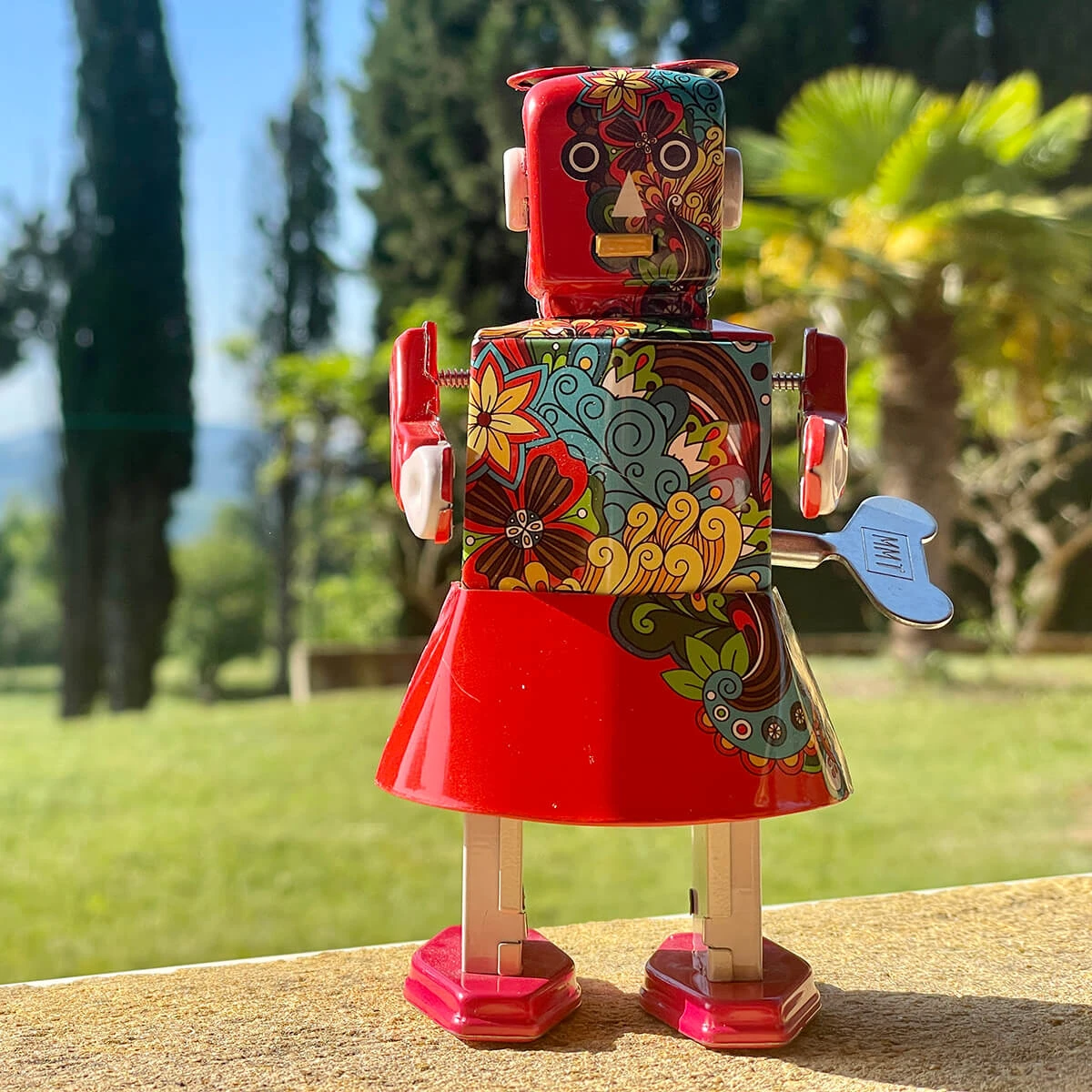 Blossom Bot Wind Up Tin Robot (Limited Edition) By Mr & Mrs Tin - Image 2