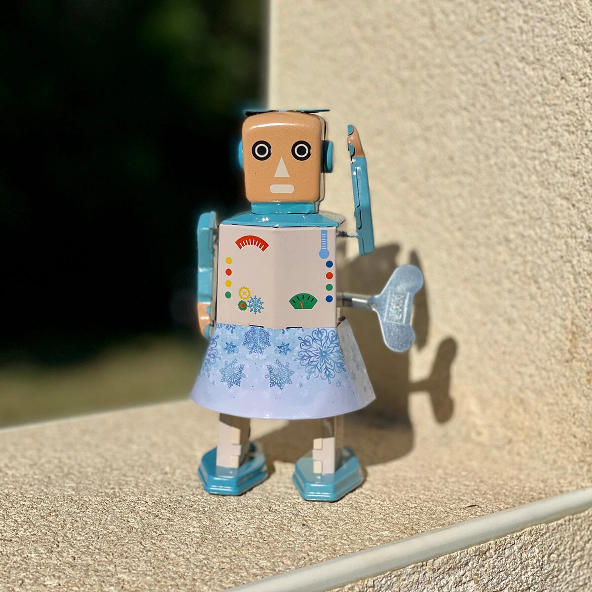 Snow Bot Wind Up Tin Robot (Limited Edition) By Mr & Mrs Tin - Image 3