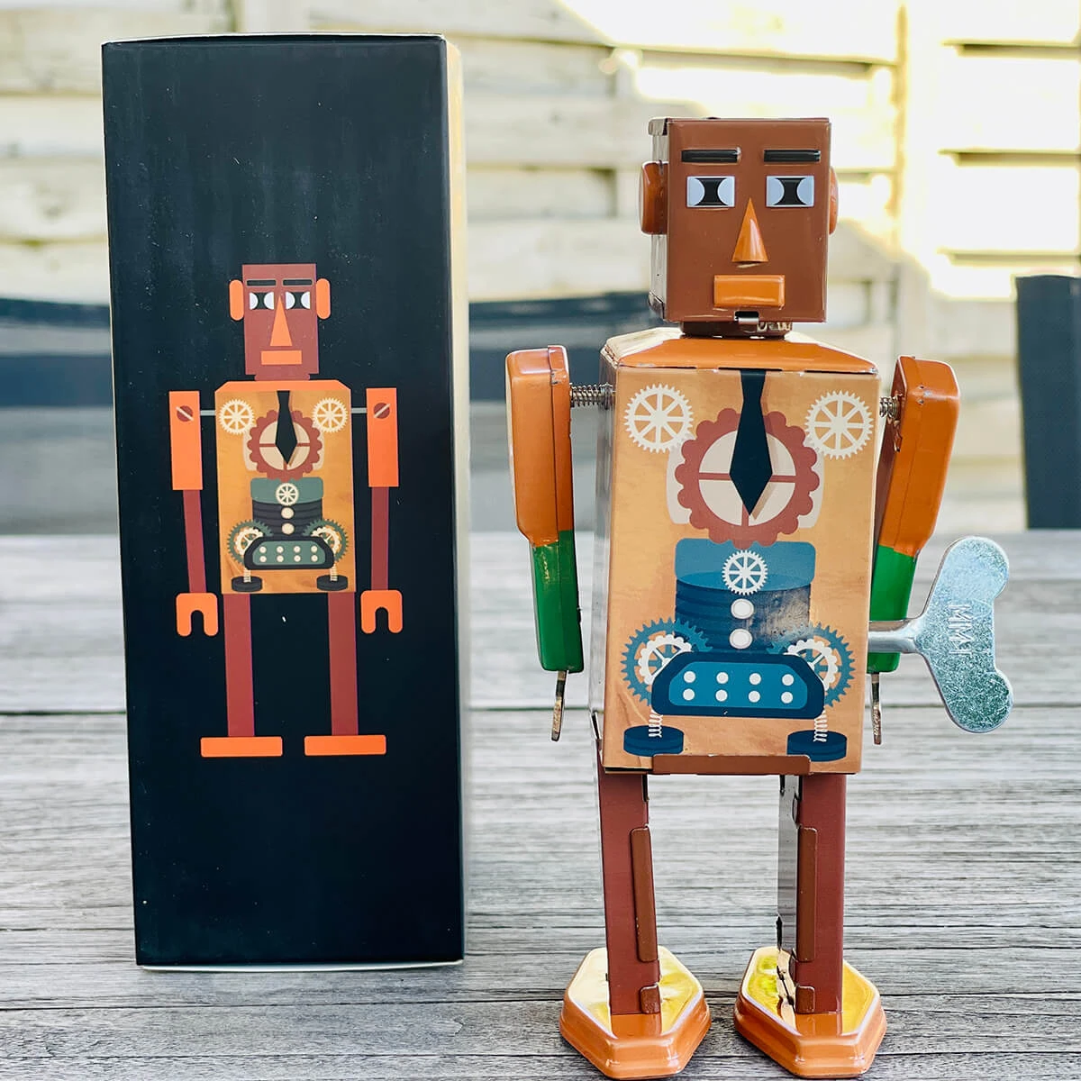Business Bot Wind Up Tin Robot (Limited Edition) By Mr & Mrs Tin - Image 4