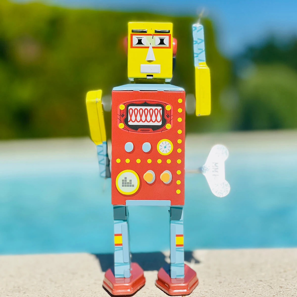 Buzz Bot Wind Up Tin Robot (Limited Edition) By Mr & Mrs Tin - Image 2