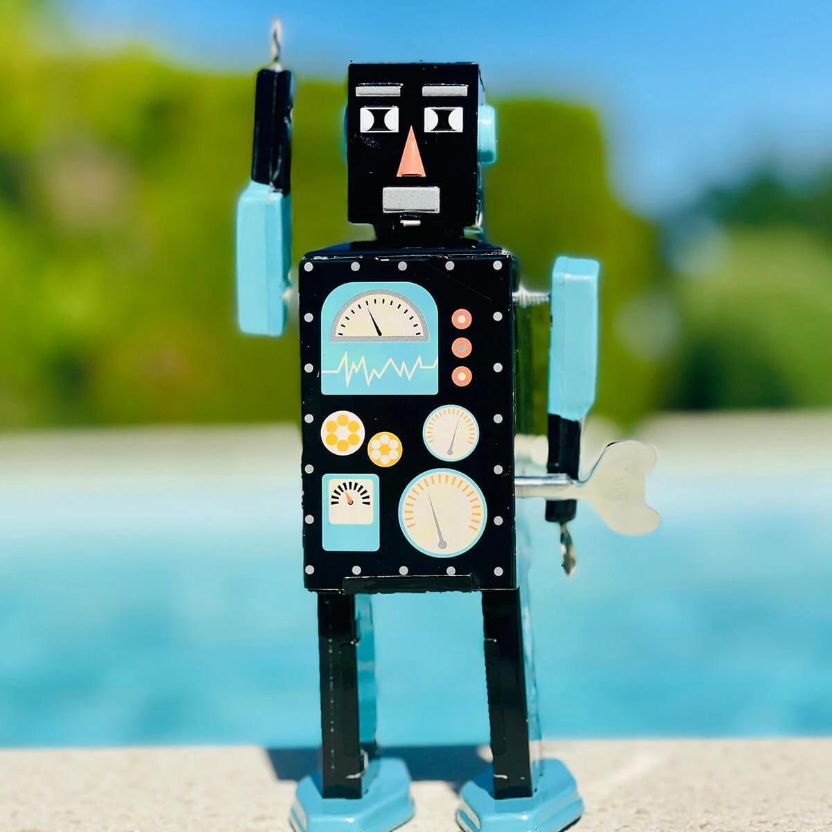 Metiaris Bot Wind Up Tin Robot (Limited Edition) By Mr & Mrs Tin - Image 2