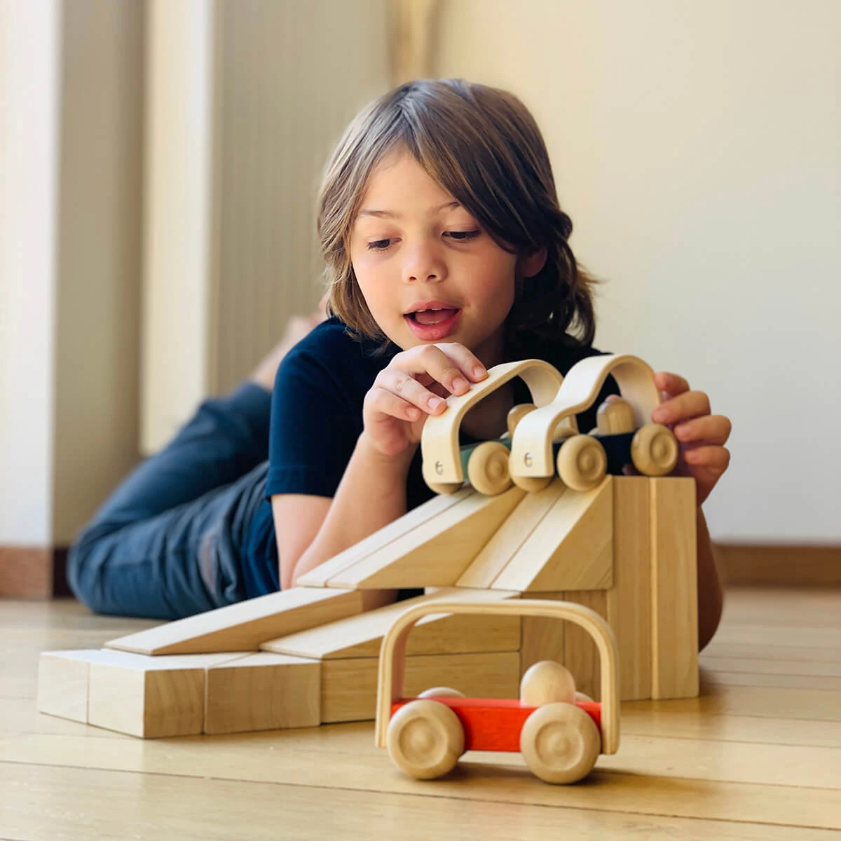 Vroom Bus By PlanToys - Image 3