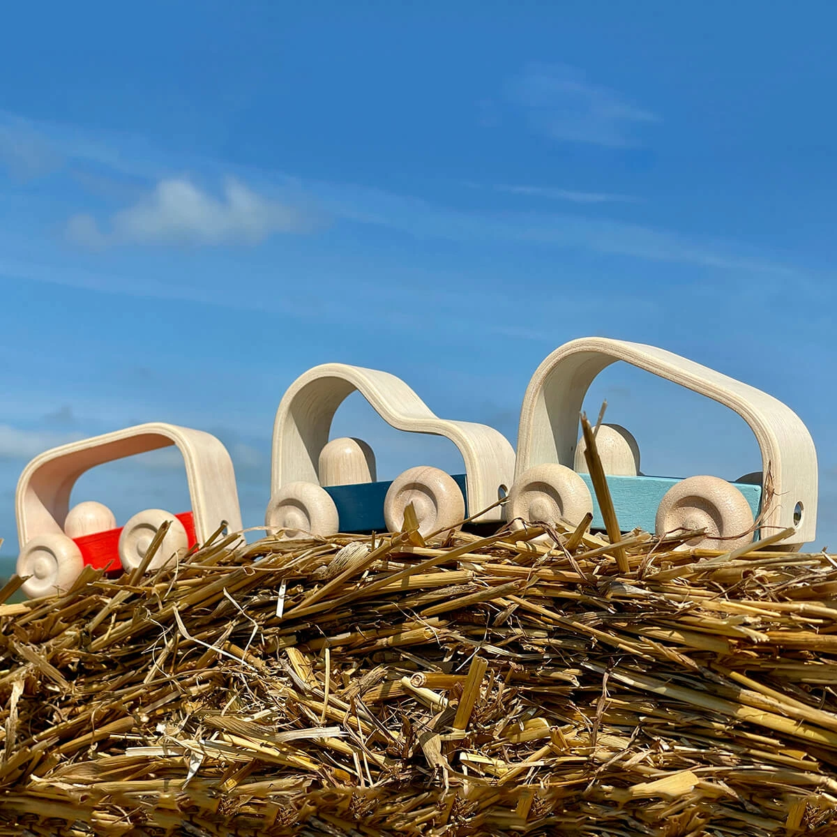 Vroom Bus By PlanToys - Image 2